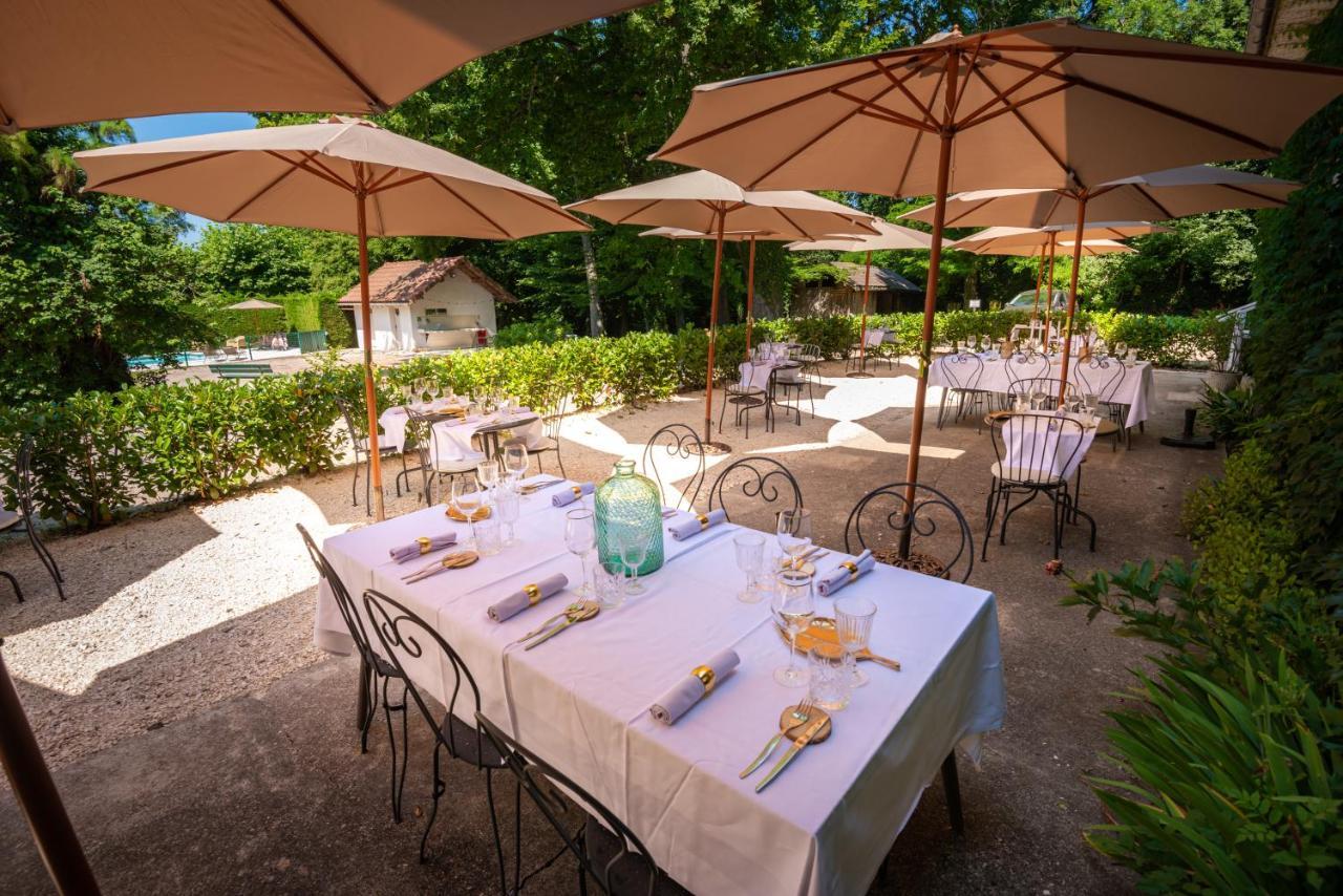 Chateau Des Ayes - Chambres & Suites Saint-Etienne-de-Saint-Geoirs Екстер'єр фото