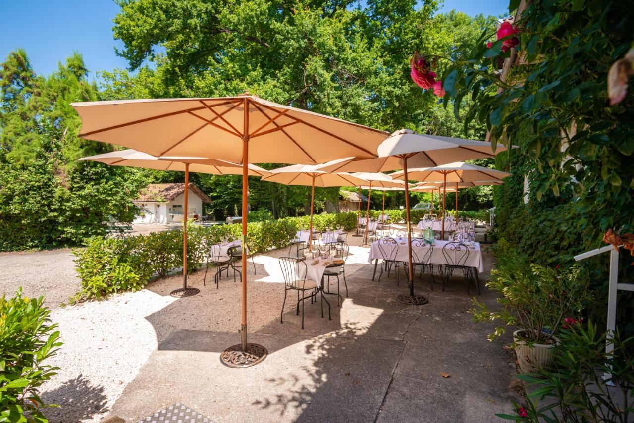 Chateau Des Ayes - Chambres & Suites Saint-Etienne-de-Saint-Geoirs Екстер'єр фото