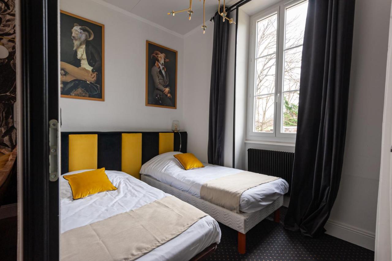 Chateau Des Ayes - Chambres & Suites Saint-Etienne-de-Saint-Geoirs Екстер'єр фото