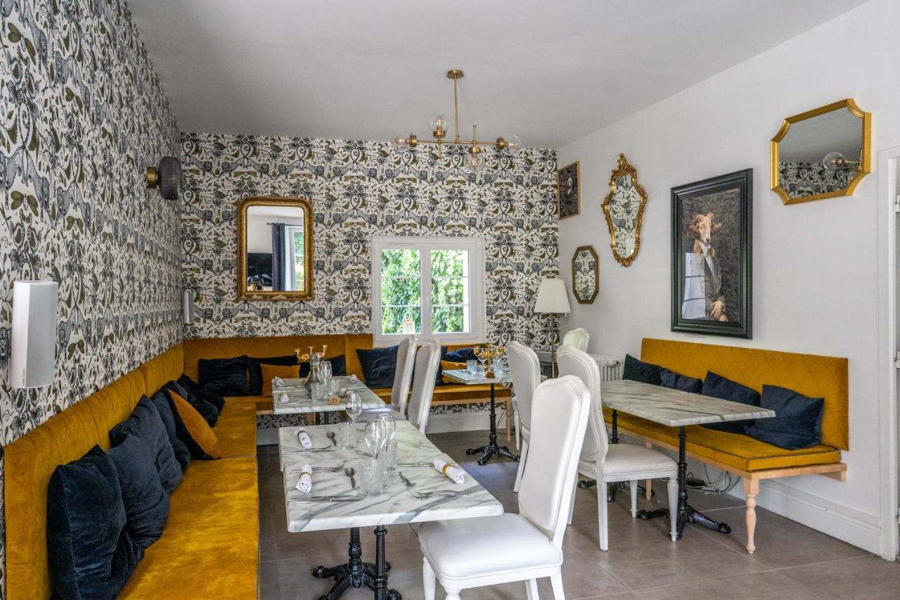 Chateau Des Ayes - Chambres & Suites Saint-Etienne-de-Saint-Geoirs Екстер'єр фото