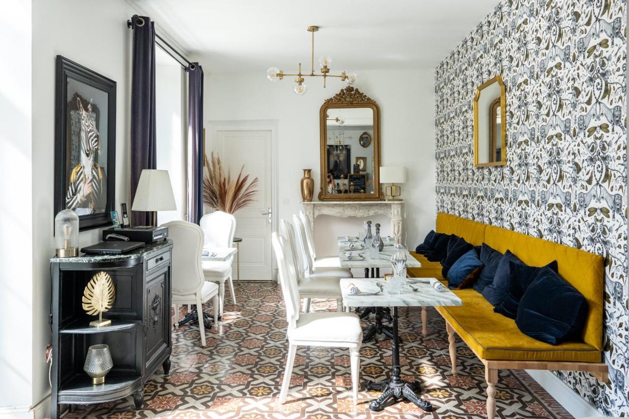 Chateau Des Ayes - Chambres & Suites Saint-Etienne-de-Saint-Geoirs Екстер'єр фото