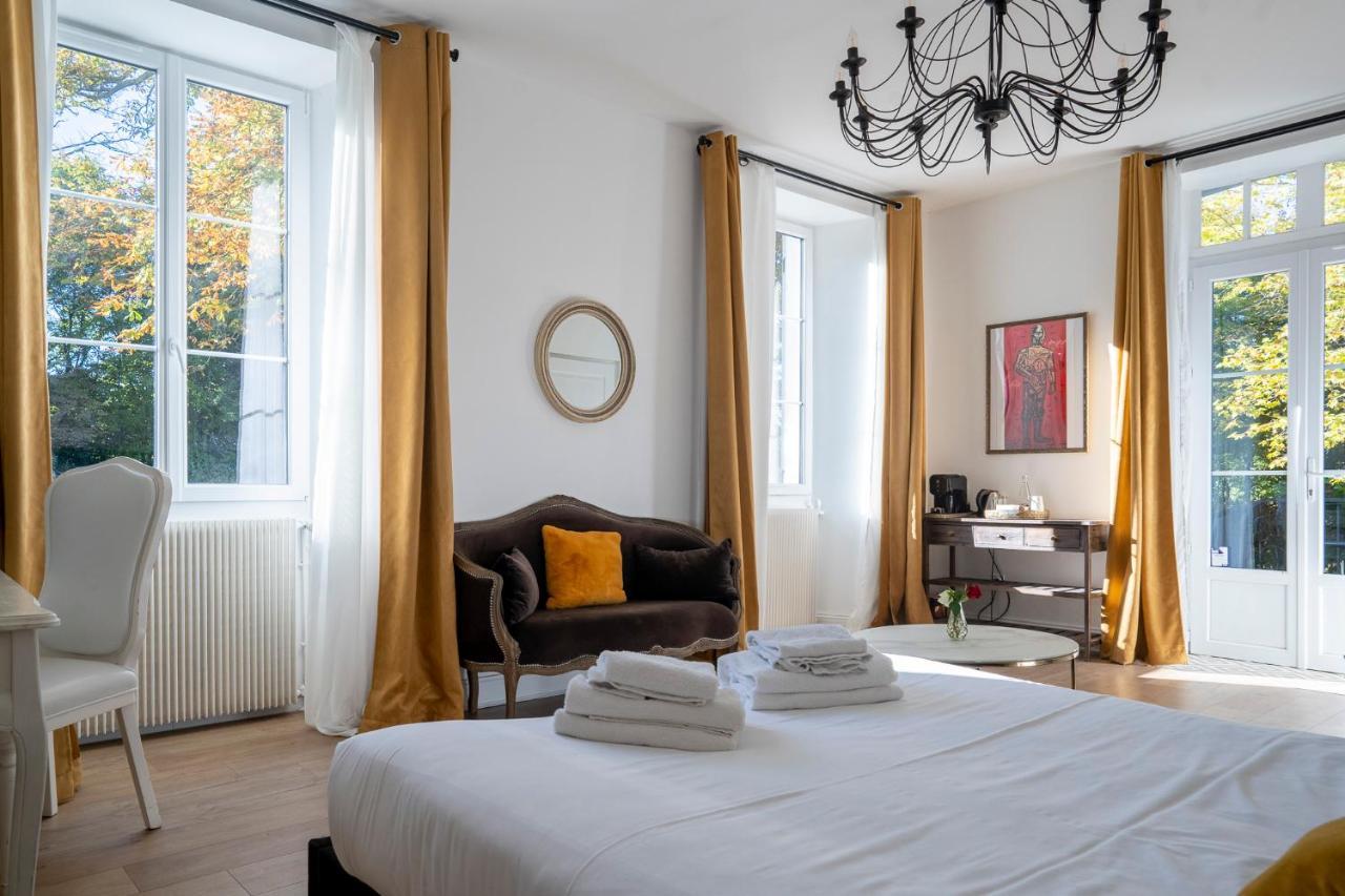 Chateau Des Ayes - Chambres & Suites Saint-Etienne-de-Saint-Geoirs Екстер'єр фото